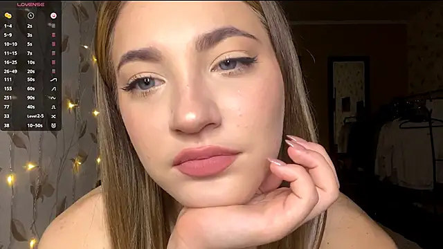 OrethaEredia online show from December 22, 7:11 pm