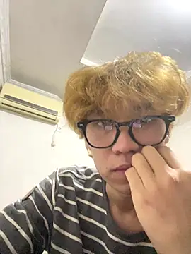 Snapshot of DaleHammer chatting on October 31, 3:29 am DaleHammer online show from October 31, 3:29 am