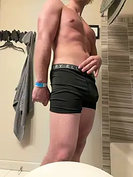 fitwhitecock online show from February 15, 6:15 pm