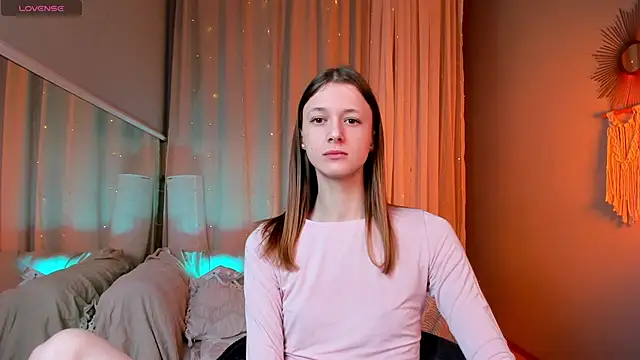 Snapshot of SweetVee chatting on March 10, 6:18 am SweetVee online show from March 10, 6:18 am