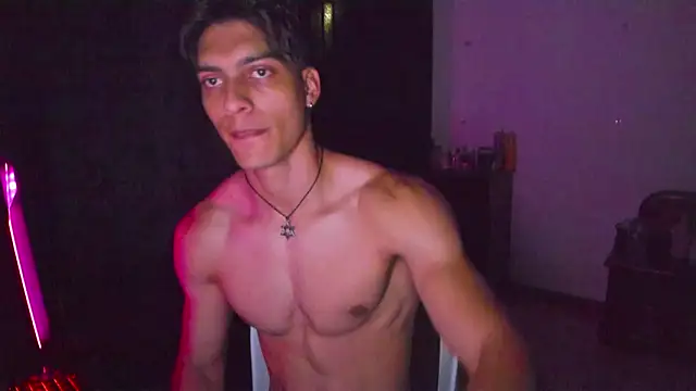 AlessioVitale online show from March 28, 9:53 am