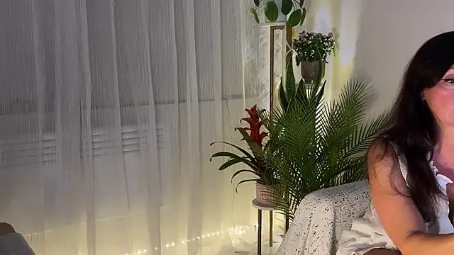 HotLdyllic online show from May 3, 7:42 pm