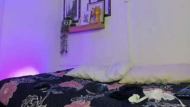 Madisonkay online show from May 15, 5:53 pm