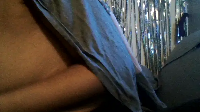 Juicyapplecandy online show from November 11, 1:44 pm