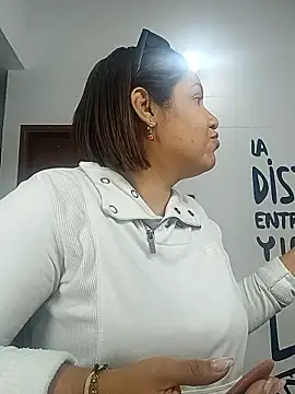 Samaraa Lee online show from January 8, 12:51 pm