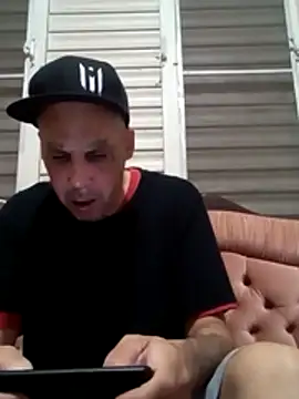 Snapshot of feoGG197 chatting on November 27, 12:35 am feoGG197 online show from November 27, 12:35 am