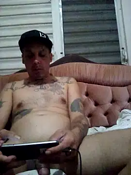 Snapshot of feoGG197 chatting on December 4, 2:43 am feoGG197 online show from December 4, 2:43 am