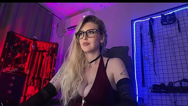 Liya Liss online show from July 6, 11:07 pm