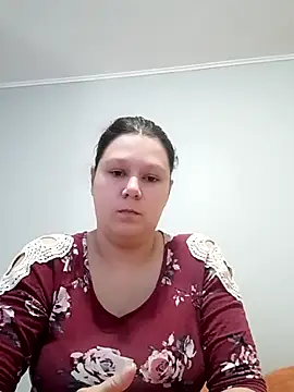 GlitterAuburn online show from January 13, 1:38 pm