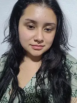 Snapshot of CurvyNoir chatting on March 20, 3:33 am CurvyNoir online show from March 20, 3:33 am