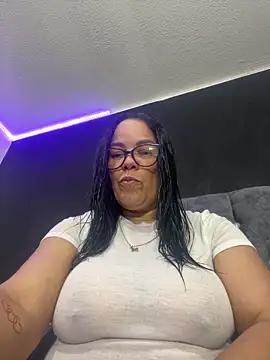 Snapshot of sofia_lopez70 chatting on May 28, 10:40 pm sofia lopez70 online show from May 28, 10:40 pm