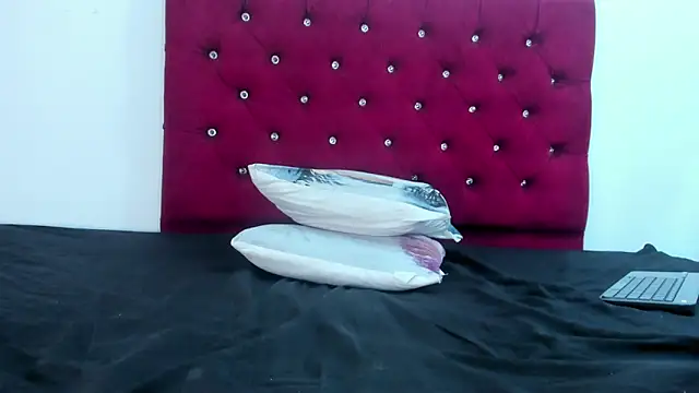 Snapshot of Anggie_Miller chatting on March 24, 11:21 pm Anggie Miller online show from March 24, 11:21 pm