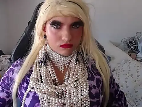 Snapshot of VanesaCrossic chatting on February 27, 10:15 am VanesaCrossic online show from February 27, 10:15 am