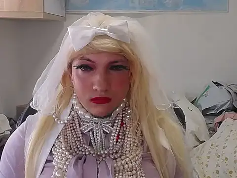 VanesaCrossic online show from May 9, 9:47 am