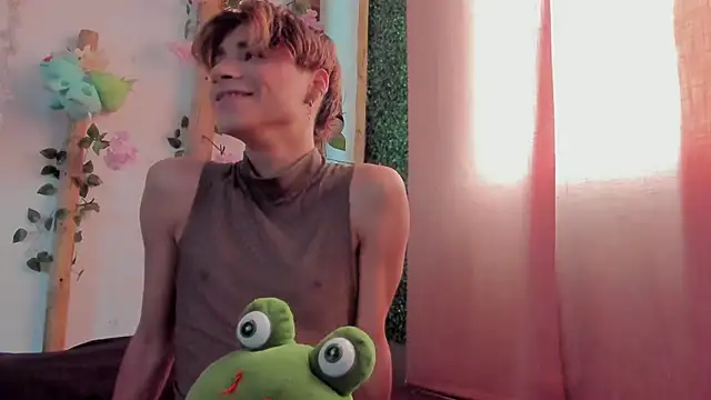 Leo Glow online show from November 30, 2:43 pm