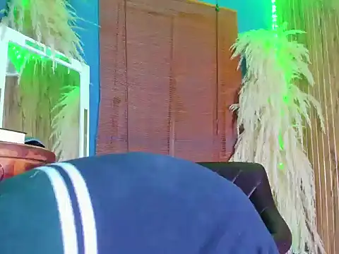 Leo Glow online show from December 21, 9:05 am