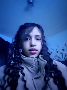 Snapshot of BellaChiquis_ chatting on December 21, 7:48 am BellaChiquis online show from December 21, 7:48 am