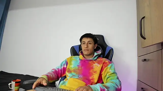 dorman boy online show from November 19, 3:39 am