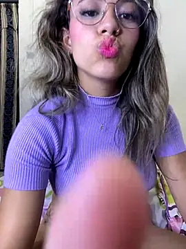 Snapshot of liahot69 chatting on November 19, 3:06 am liahot69 online show from November 19, 3:06 am