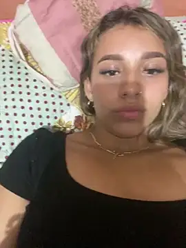 Snapshot of liahot69 chatting on February 18, 1:34 am liahot69 online show from February 18, 1:34 am