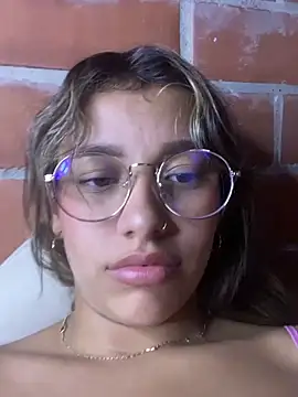 Snapshot of liahot69 chatting on March 12, 3:12 am liahot69 online show from March 12, 3:12 am