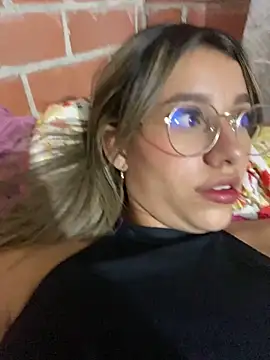 Snapshot of liahot69 chatting on March 29, 11:16 pm liahot69 online show from March 29, 11:16 pm