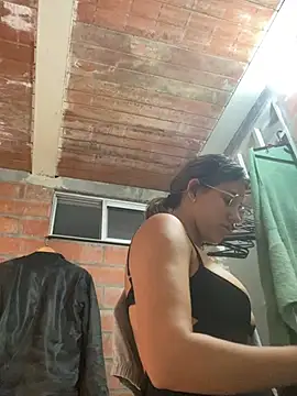 liahot69 online show from May 15, 3:41 pm