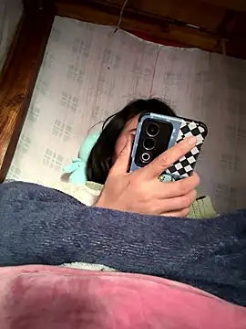 Snapshot of daaqnn chatting on January 8, 11:18 pm daaqnn online show from January 8, 11:18 pm