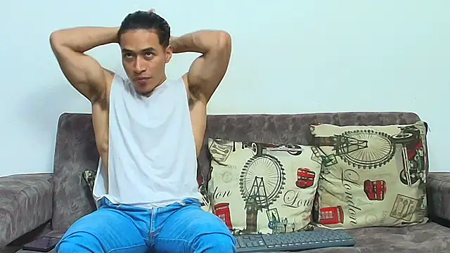 Snapshot of thebadboys05 chatting on April 11, 7:45 am thebadboys05 online show from April 11, 7:45 am