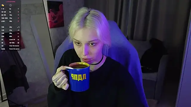 goth  tv online show from November 10, 1:43 pm