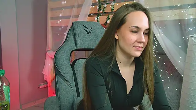 ElinVale online show from February 8, 3:04 pm