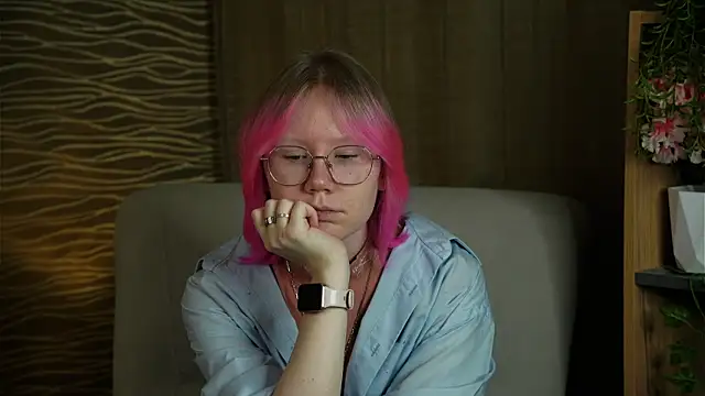 Snapshot of HanVertz chatting on November 2, 5:21 am HanVertz online show from November 2, 5:21 am