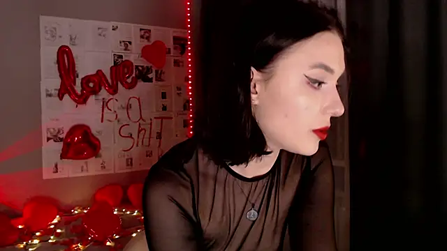 Snapshot of dolll_maiya chatting on February 14, 7:21 pm dolll maiya online show from February 14, 7:21 pm