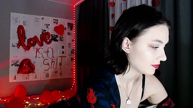 Snapshot of dolll_maiya chatting on February 15, 7:43 pm dolll maiya online show from February 15, 7:43 pm