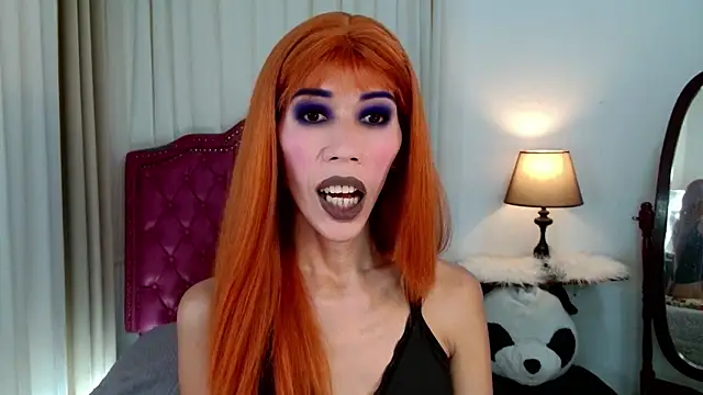 Snapshot of bellaUtops chatting on January 13, 1:44 am bellaUtops online show from January 13, 1:44 am