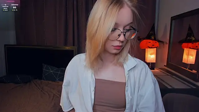 Snapshot of ShanelTunon chatting on October 31, 7:59 pm ShanelTunon online show from October 31, 7:59 pm