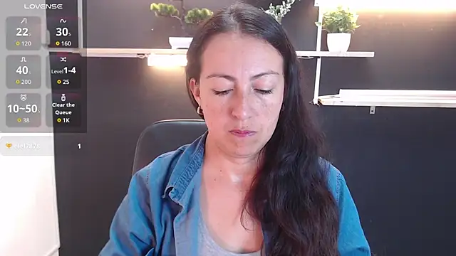 Lauryn Jones online show from May 11, 5:21 pm