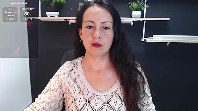 Lauryn Jones online show from May 13, 5:43 pm