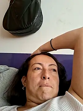 Snapshot of Lauryn_Jones chatting on June 30, 3:57 pm Lauryn Jones online show from June 30, 3:57 pm