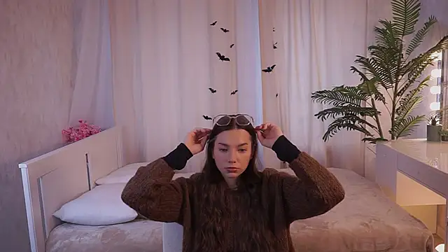 Snapshot of LupitaPicazo chatting on November 4, 6:34 am LupitaPicazo online show from November 4, 6:34 am