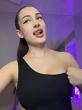 Snapshot of Muna_Luu chatting on November 2, 8:33 pm Muna Luu online show from November 2, 8:33 pm