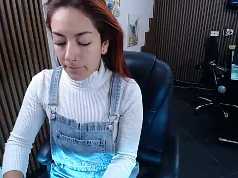 desk desire online show from November 14, 11:20 am