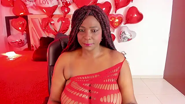 Snapshot of Ebonynaughty chatting on February 4, 3:12 am Ebonynaughty online show from February 4, 3:12 am