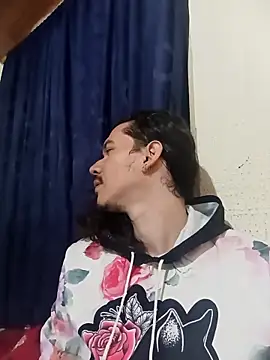 Snapshot of OnixAgata0 chatting on November 13, 11:58 pm OnixAgata0 online show from November 13, 11:58 pm