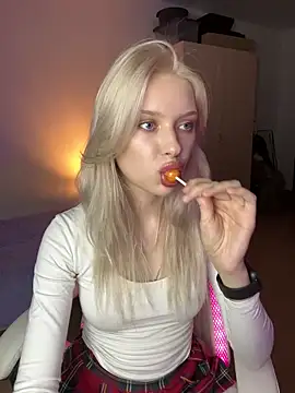  ScarlettSky  online show from November 1, 8:55 pm