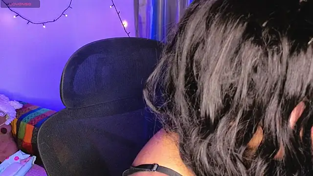 Snapshot of isUzumaki chatting on January 6, 6:50 am isUzumaki online show from January 6, 6:50 am