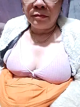 small-house123 online show from November 28, 10:07 am