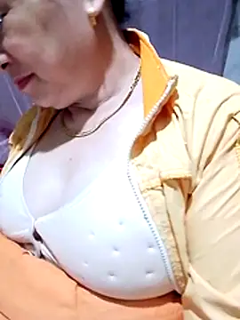 small-house123 online show from December 16, 1:54 am