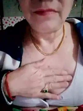 small-house123 online show from February 6, 1:25 pm