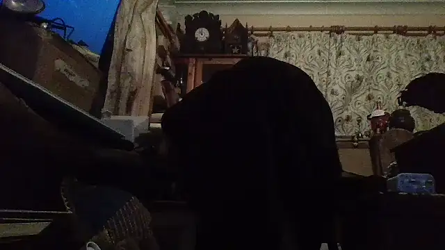 jigglethaypussi online show from December 17, 7:03 am